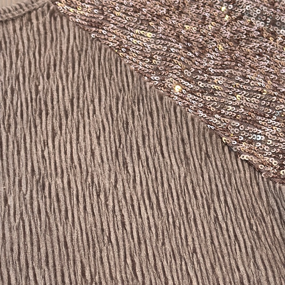 Cable & Gauge Rose Gold Sequin Short Sleeve Top Women's Small NWOT - Picture 2 of 8